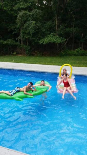 3 BR/2BTH Heated Pool AC Family Perfect